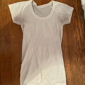 Lululemon swiftly top